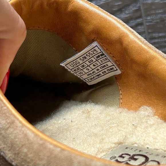 Tan suede UGG slippers with a retro vibe shoes tan boots   Men’s size 10 - Picture 5 of 7